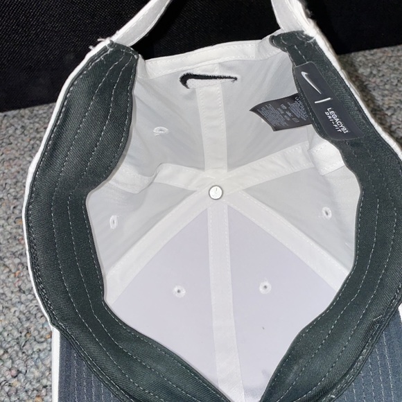 Nike Hat - Picture 3 of 4